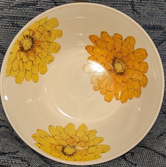 Johnson Brothers Australia orange Chrysanthemum serving bowl. Vintage - Picture 1 of 4